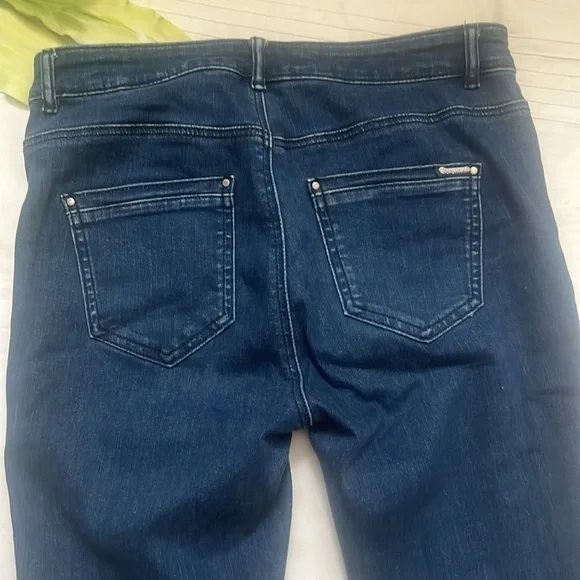 VERO Moda Split Front Boot-Cut Jeans - Picture 6 of 8